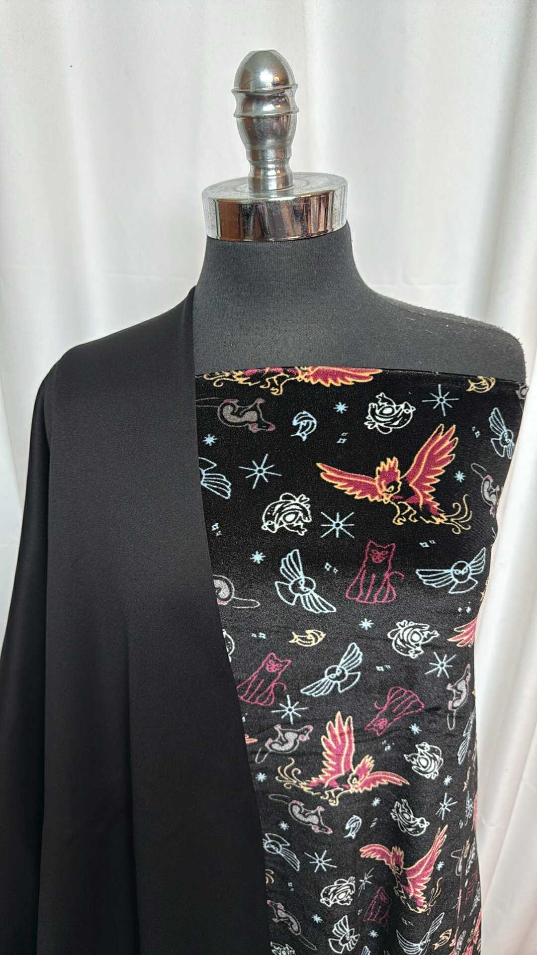BLACK/MAGIC CRITTERS BUNDLE : 2YD Magic Critters Stretch Velvet & 2YD Black Poly Sweatshirt Fleece : A27892