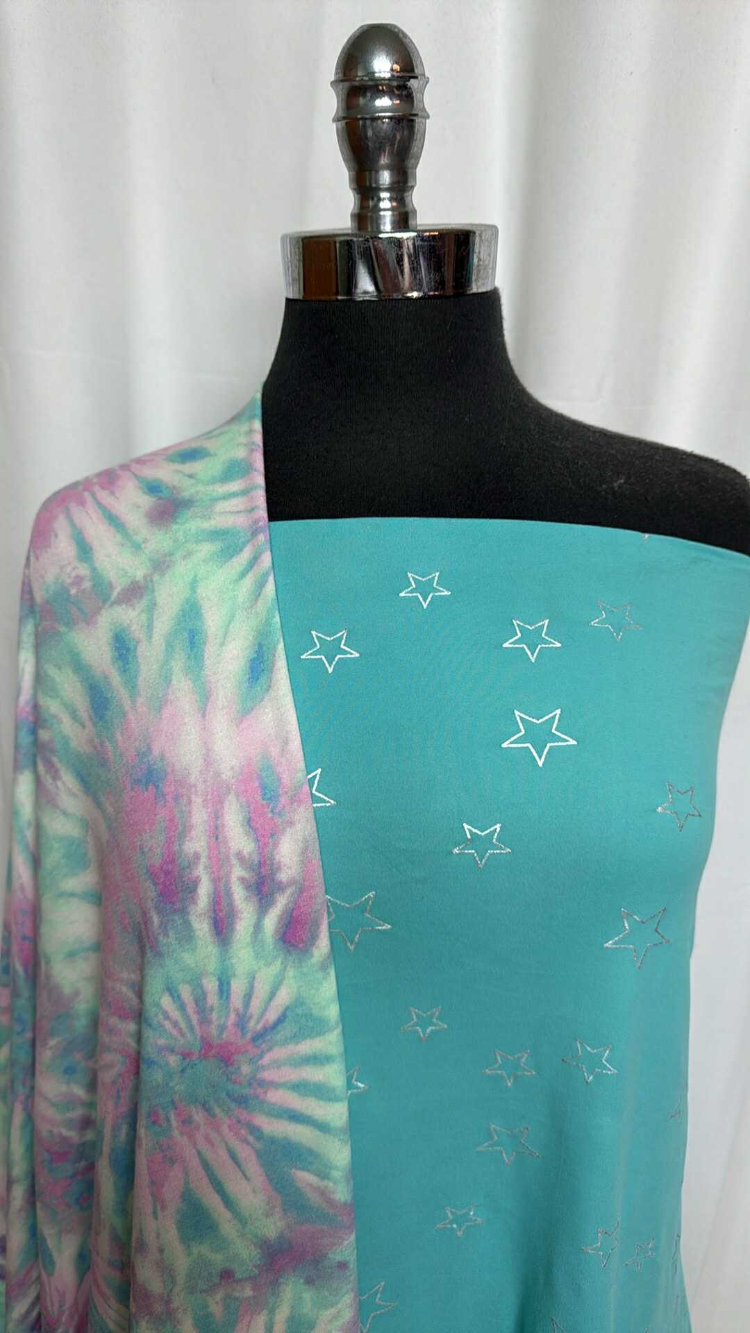 STAR/TIE DYE BUNDLE : 2YD Foil Star DBP & 2YD Tie Dye PRS FT : A29237