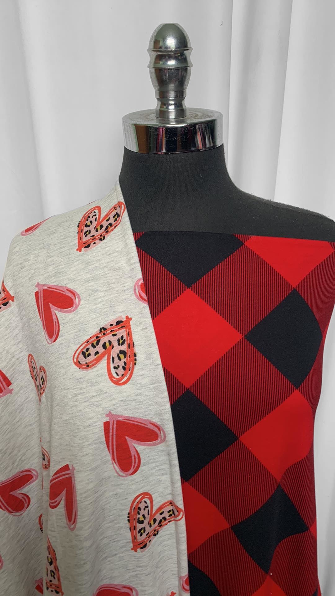 RED PLAID/HEARTS BUNDLE : 2YD Red/Black Buffalo Plaid DBP & 2YD Leopard Hearts PRS FT : A25496