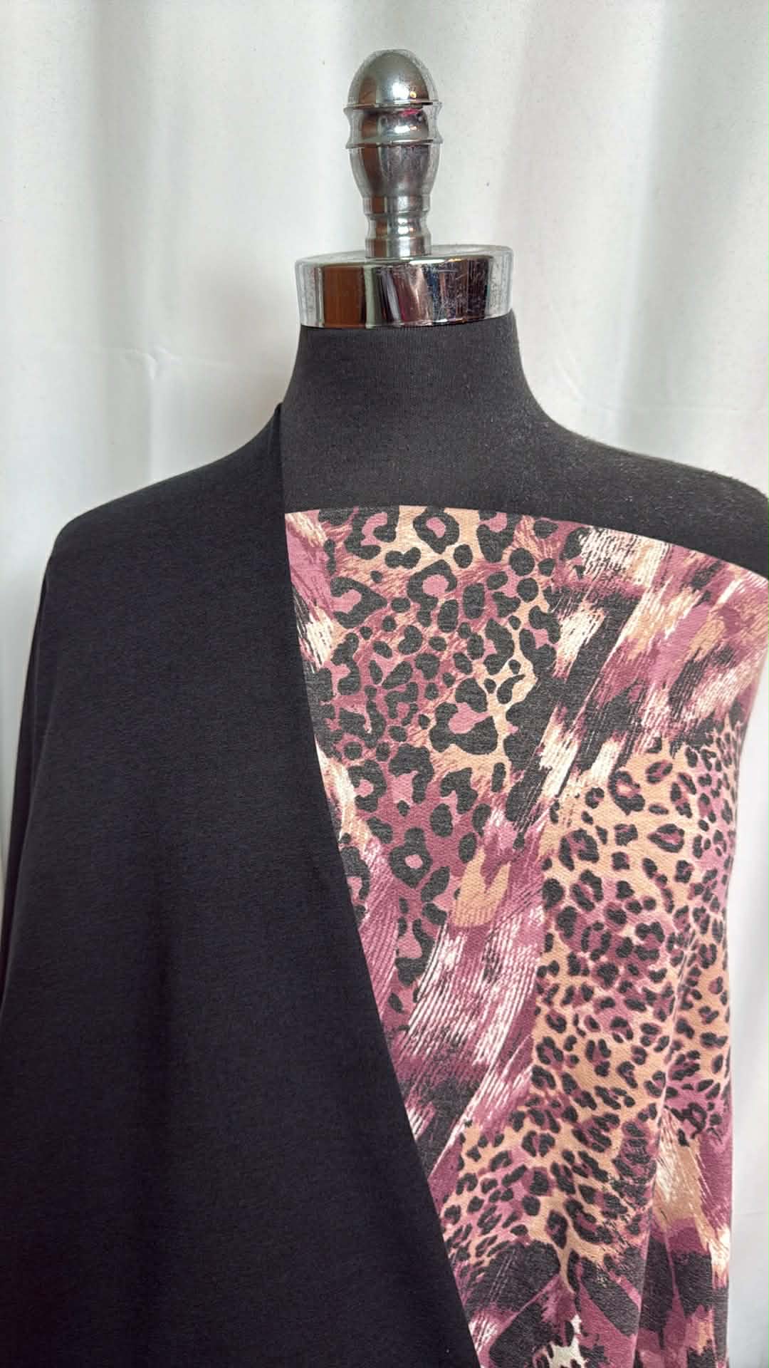 BLACK/ANIMAL PRINT BUNDLE : 1+YD Black 2-Tone Peached PF & 3YD Animal PRS FT : A29737