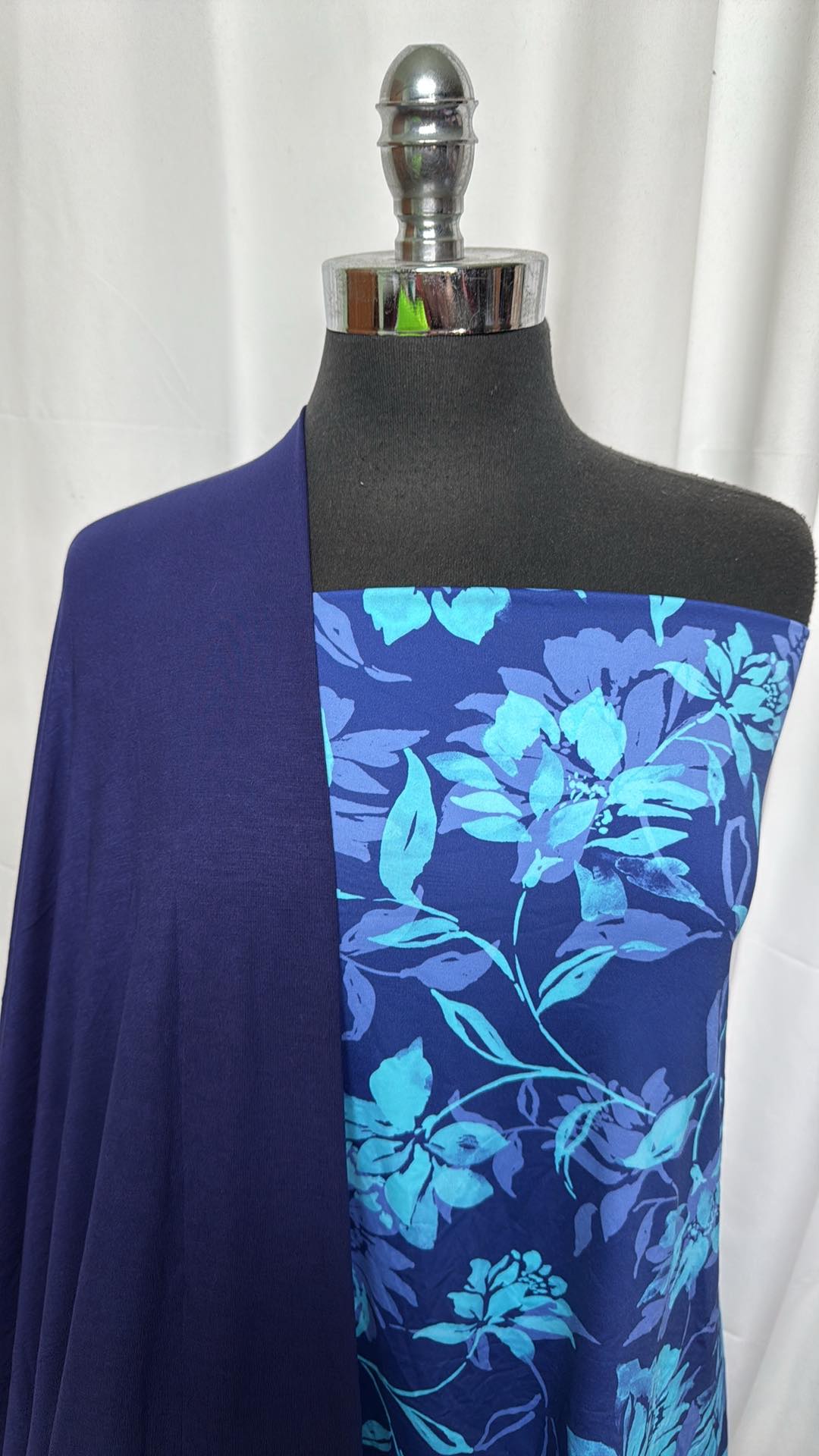 NAVY/BLUE FLORAL BUNDLE : 1+YD Blue Floral N/S & 2YD Navy MVC : A27112