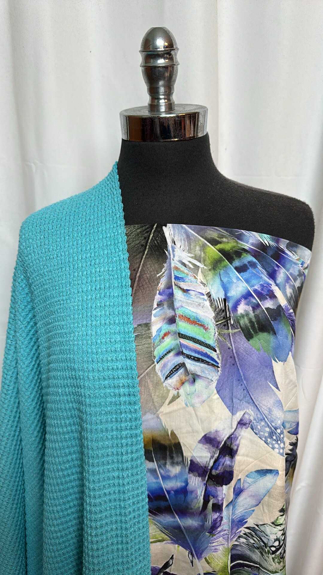 AQUA/FEATHERS BUNDLE : 4.5YD Feathers Rayon Challis & 2YD Aqua Pucker Waffle : A28243