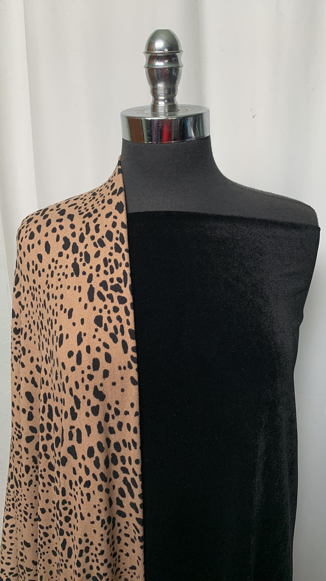 BLACK DOT BUNDLE : 2YD Black Stretch Velvet & 2YD Taupe Dot Oakley SK : A1564