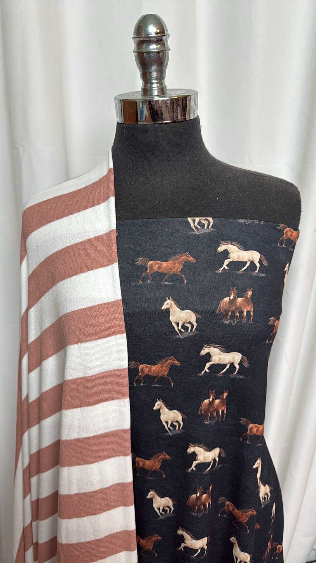 STRIPE/HORSES BUNDLE : 1YD Horses Spun Poly & 2YD Wide Stripe Oakley SK : A27677