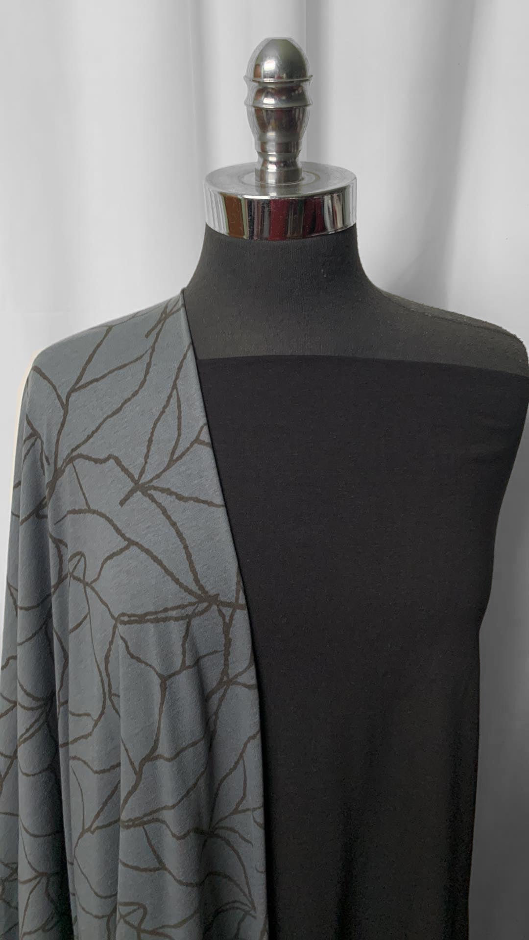 BLACK/SLATE LEAVES BUNDLE : 2YD Black C/S & 2YD Slate Leaves Bamboo/Poly : A25046