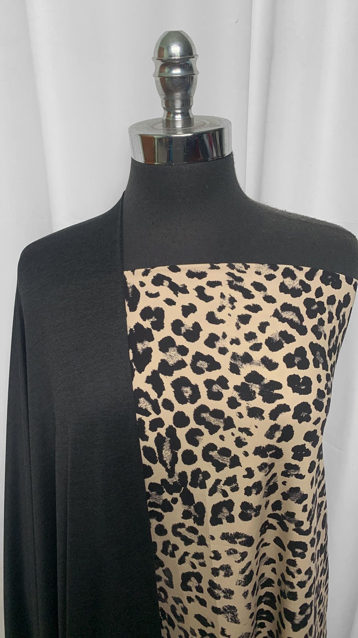 BLACK CAT BUNDLE : 1.5YD Leopard N/S & 2YD Black 2-Tone Featherweight PF : A25533