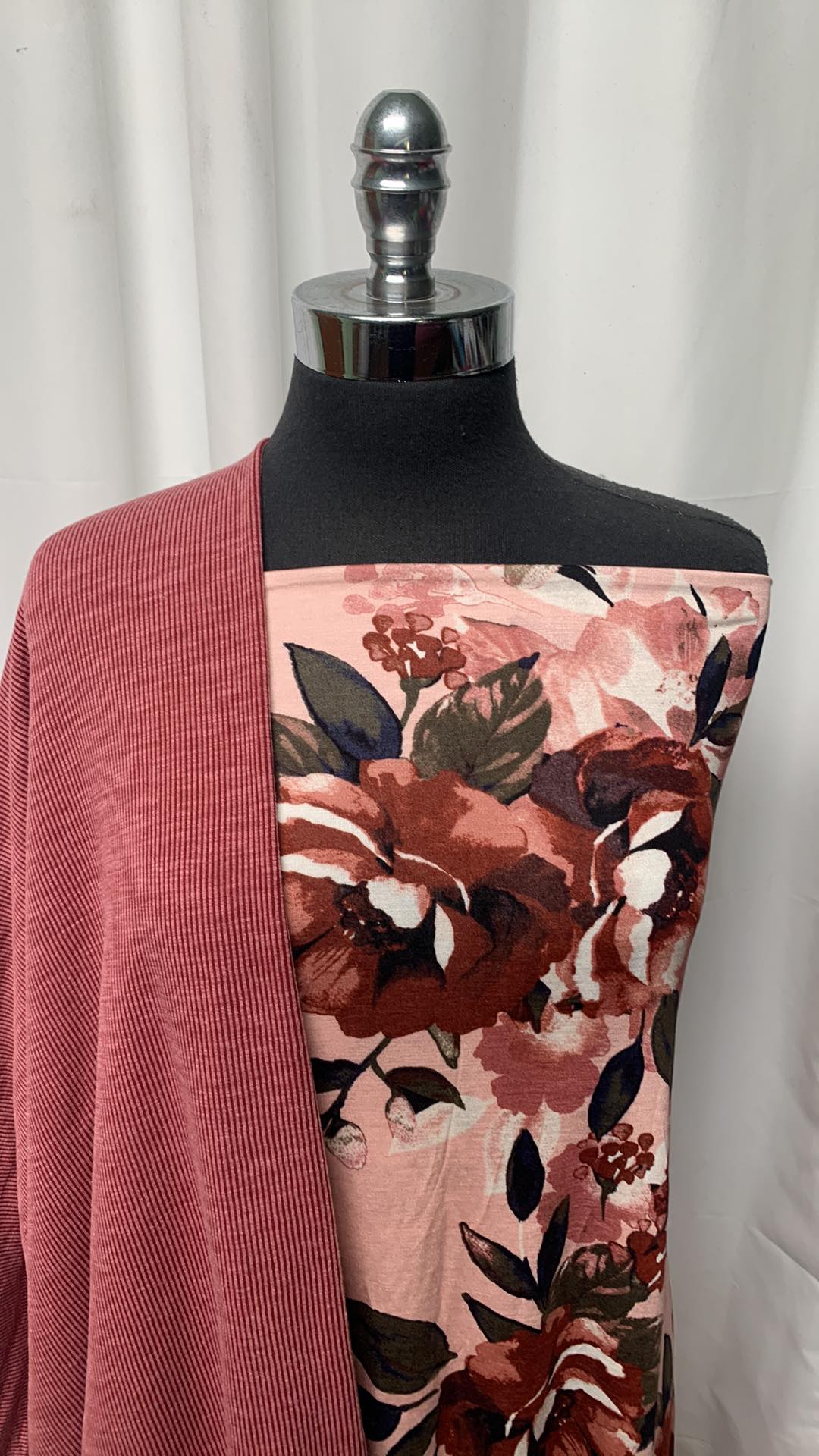 BURGUNDY RIB/FLORAL BUNDLE : 2YD Burgundy Brushed Sandwash Rib & 2YD Floral R/S : A25232