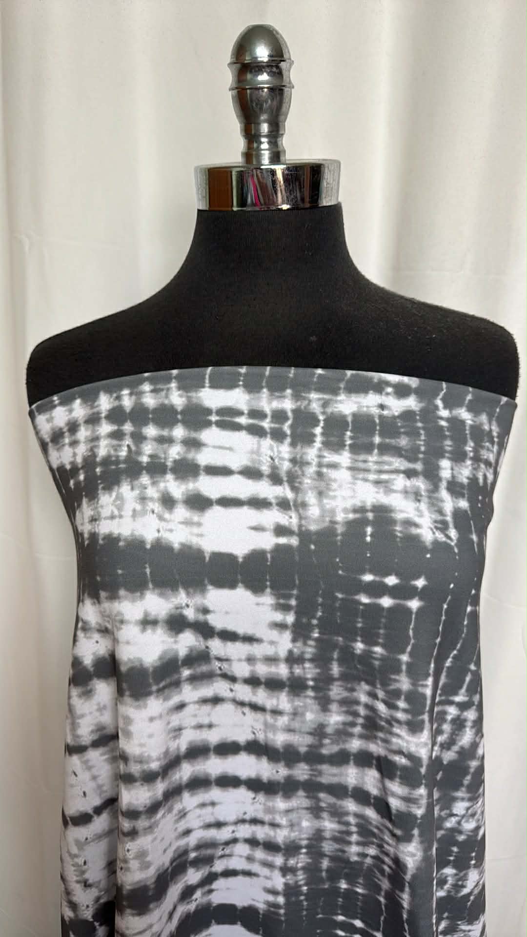 Grey/White Spine Dye - Lightly Brushed Performance - 2 Yard Cut