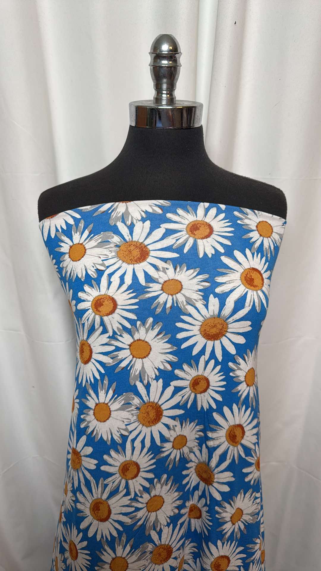 Daisies - Rayon/Spandex - 2 Yard Cut