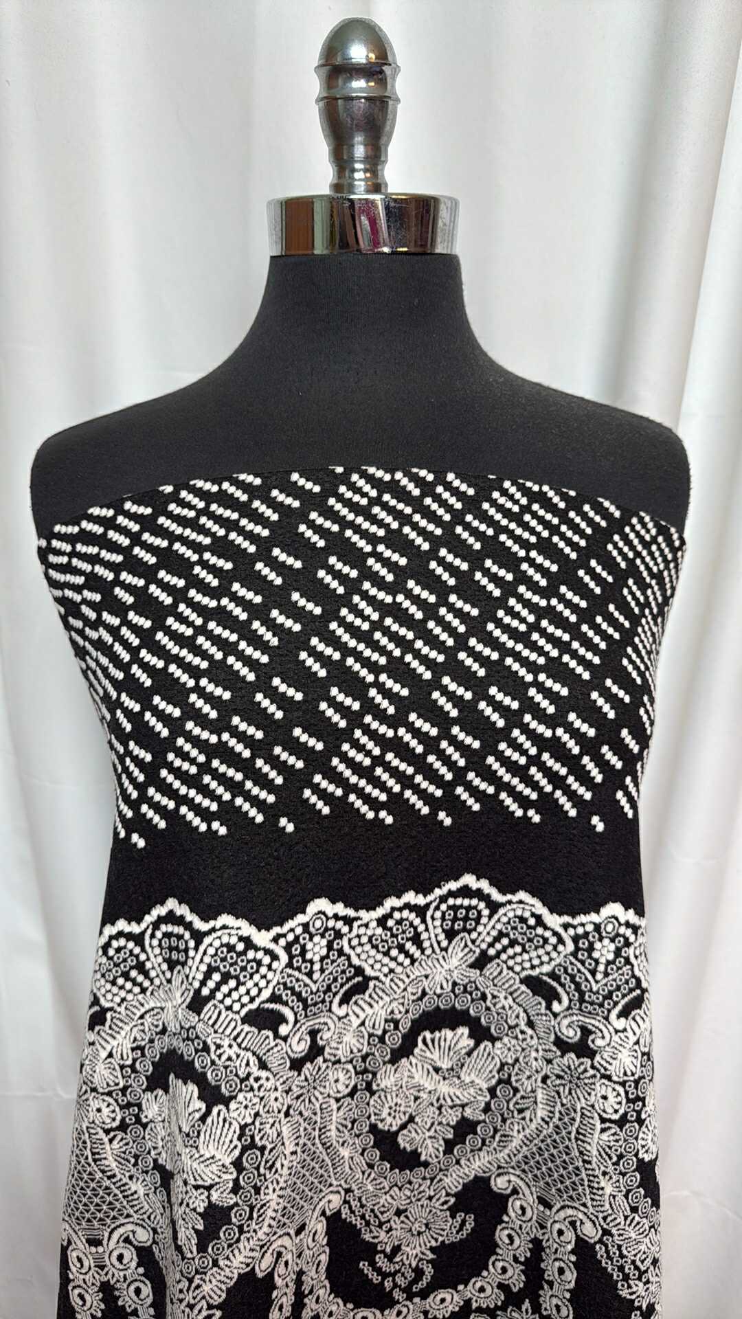 Black/White Lace - Jacquard Double Knit - 2 Yard Cut