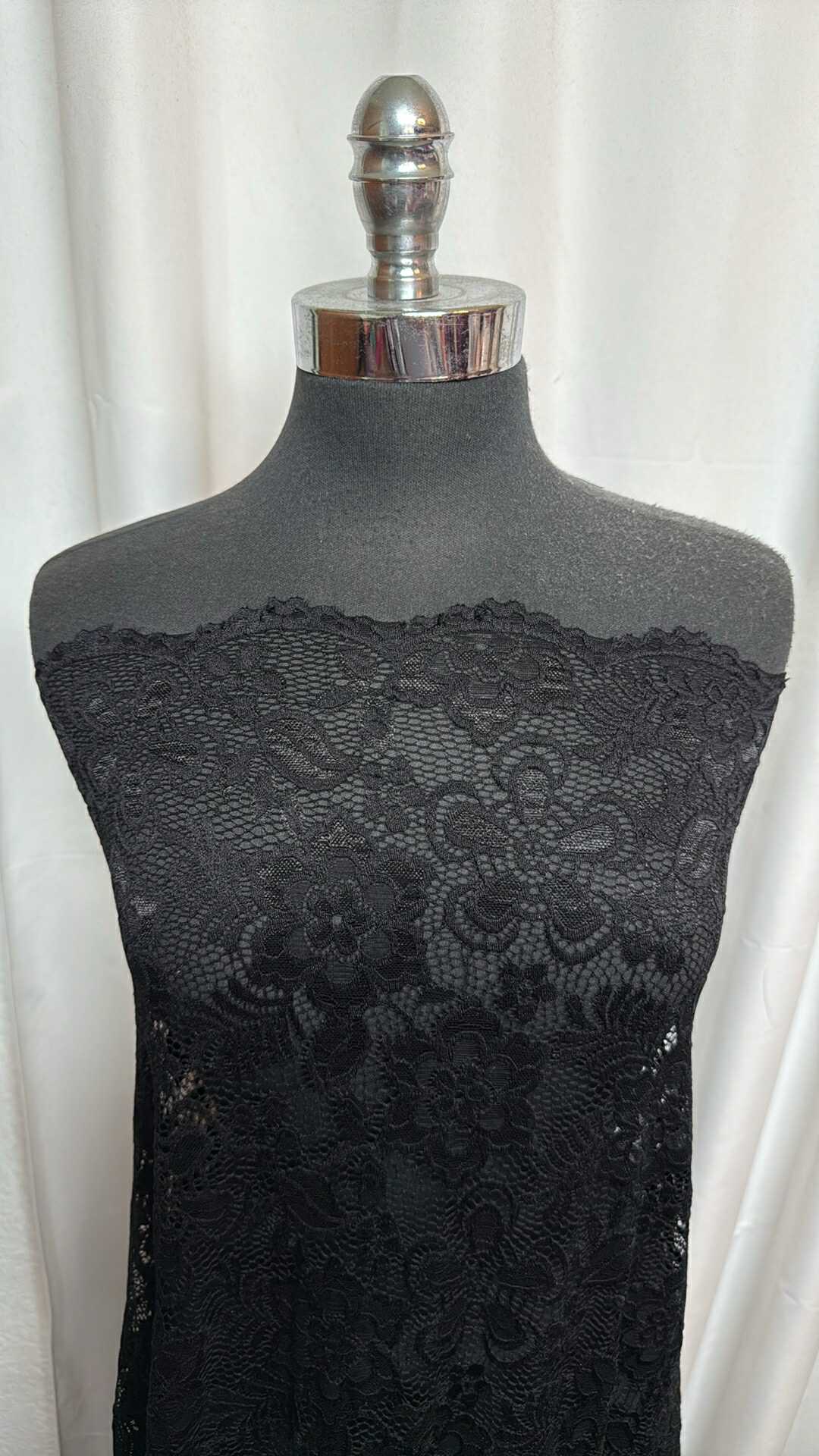 Black Floral Scalloped-Edge - Stretch Lace - 2 Yard Cut