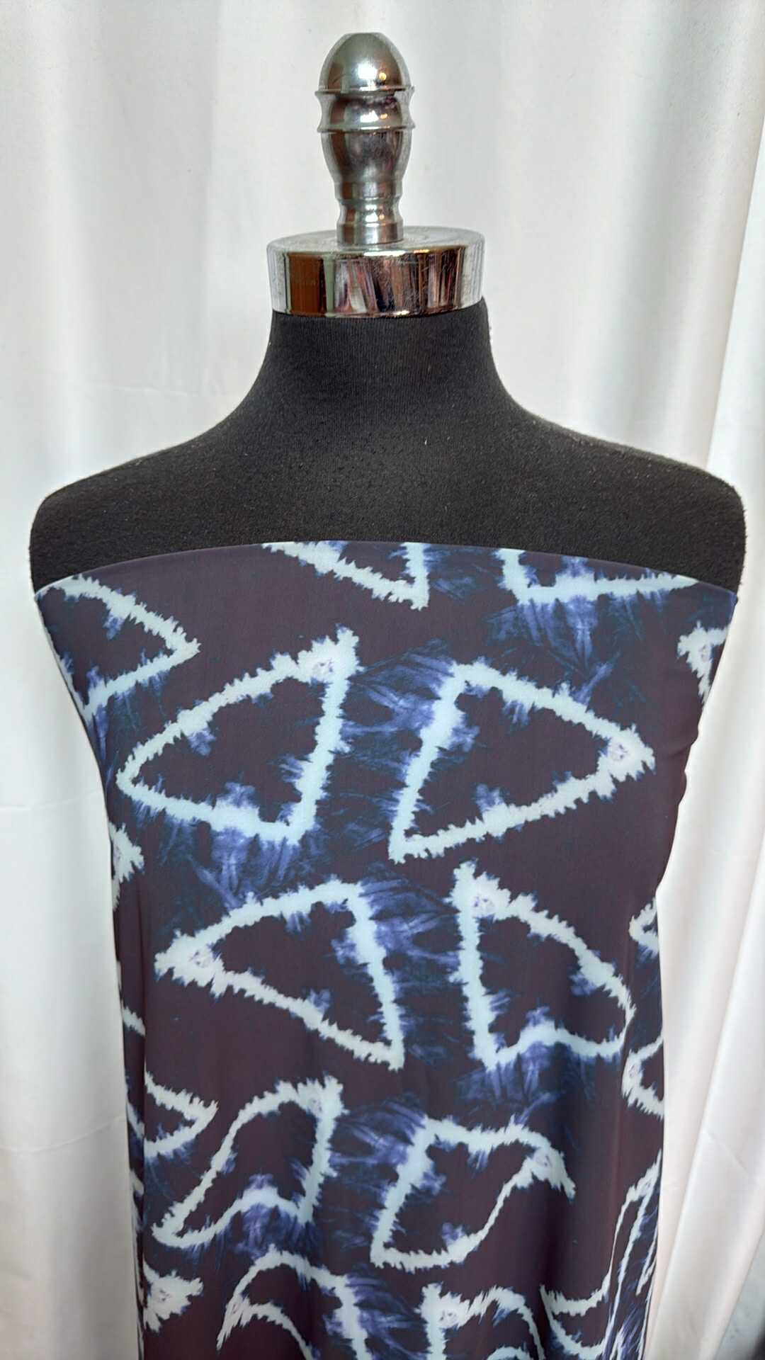 Triangle Tie Dye - Nylon/Spandex - 2 Yard Cut
