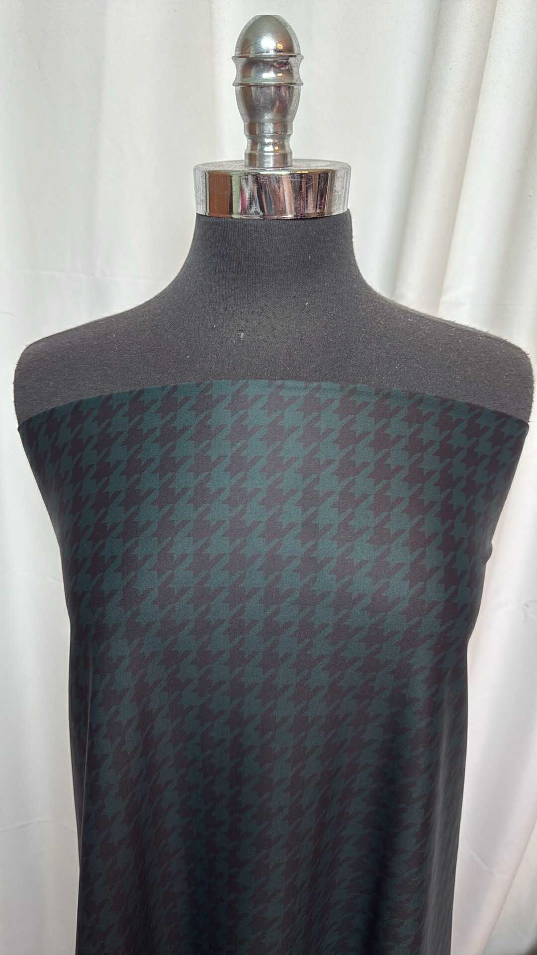 Hunter Houndstooth - Yoga Performance - 2 Yard Cut
