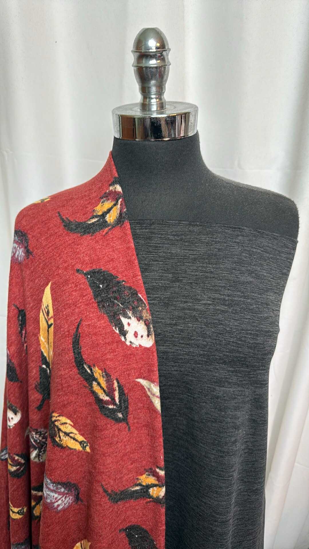 CHARCOAL/FEATHERS BUNDLE : 2YD Feathers Brushed Hacci SK & 1YD Charcoal Mid-Weight Peached PF : A28176