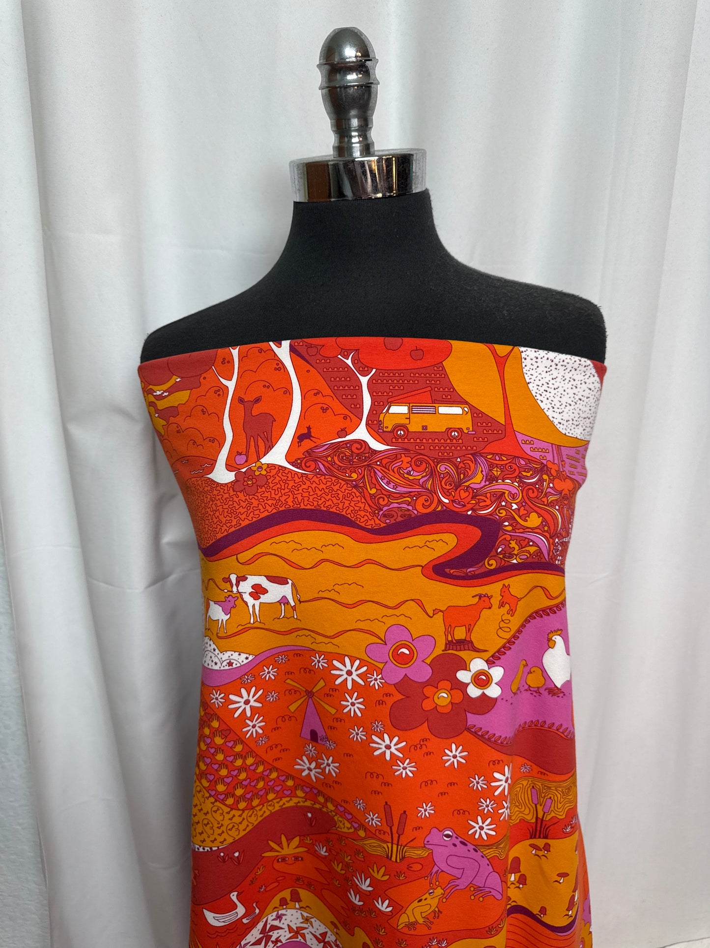 Animal Retro - 95/5 Cotton Spandex - 2 Yard Cut