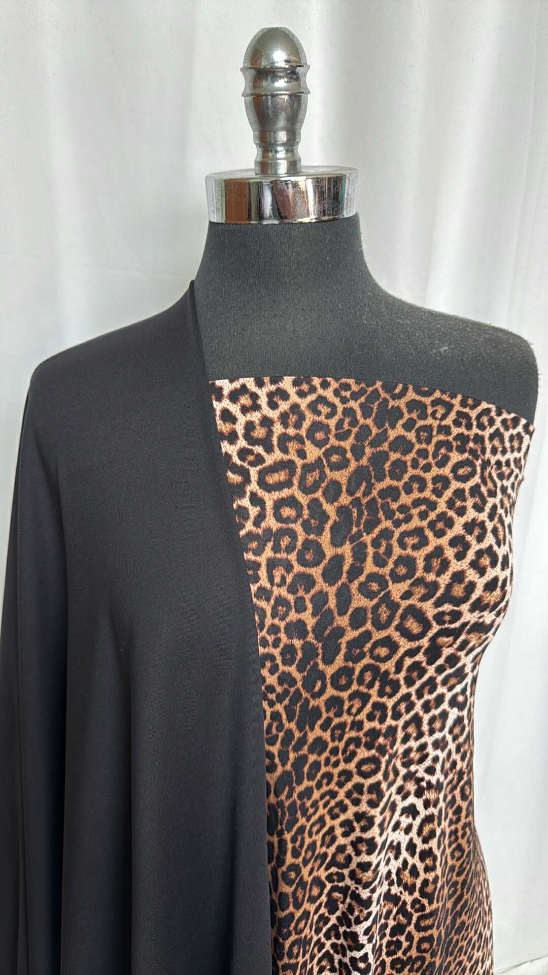 BLACK CAT BUNDLE : 2YD Solid Black Heavy Yoga PF & 1YD Leopard Venezia : A29228