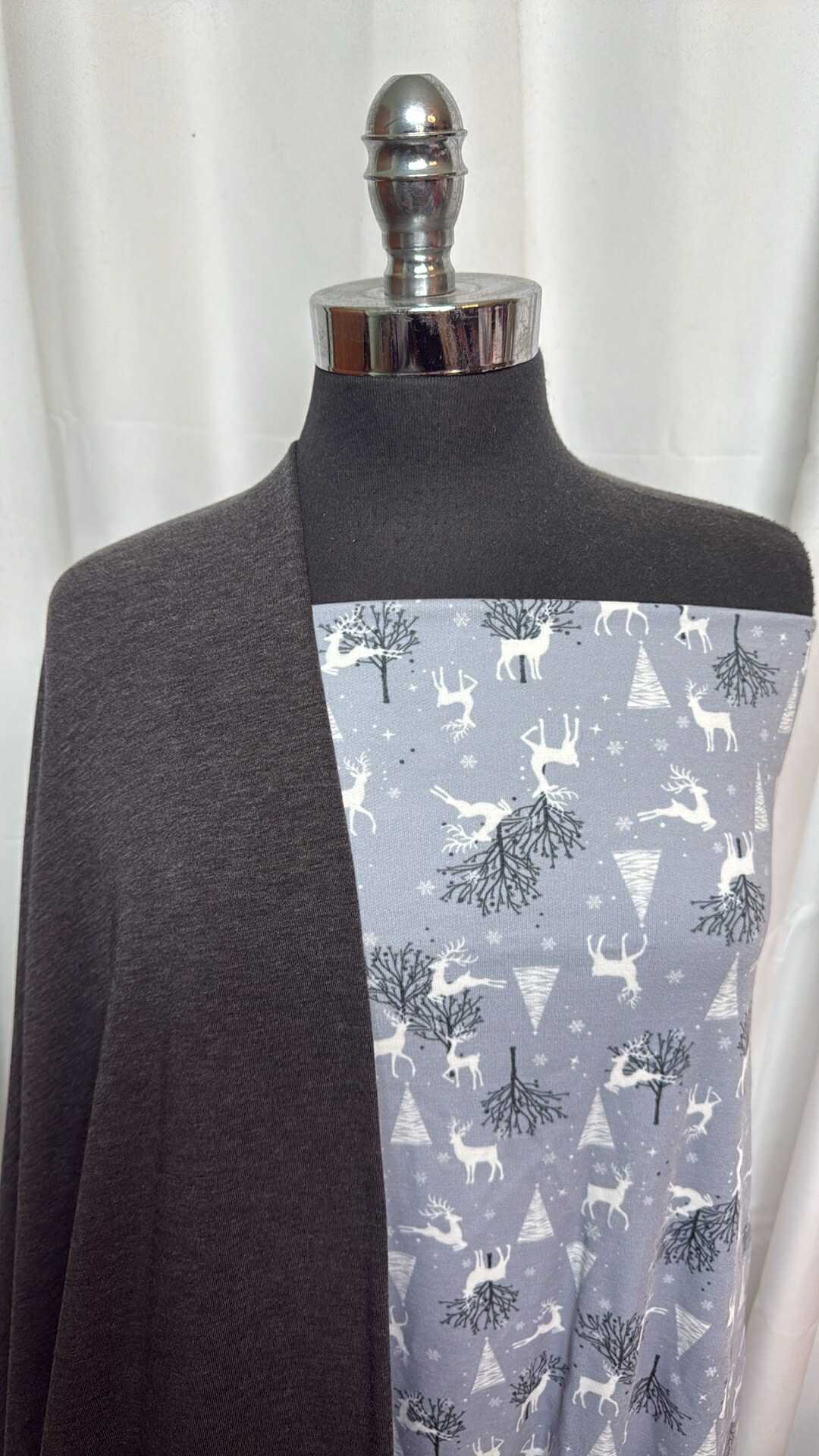 CHARCOAL/WONDERLAND DEER BUNDLE : 2.5YD Wonderland Deer PRS FT & 3YD Charcoal Polartec : A28174