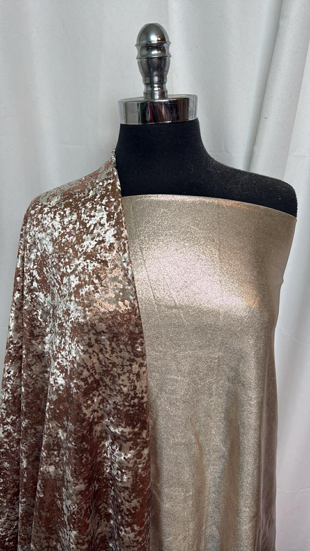 GOLD FOIL/VELVET BUNDLE : 2YD 4-Way Foil Velvet & 1YD Gold Foil PF : A30454