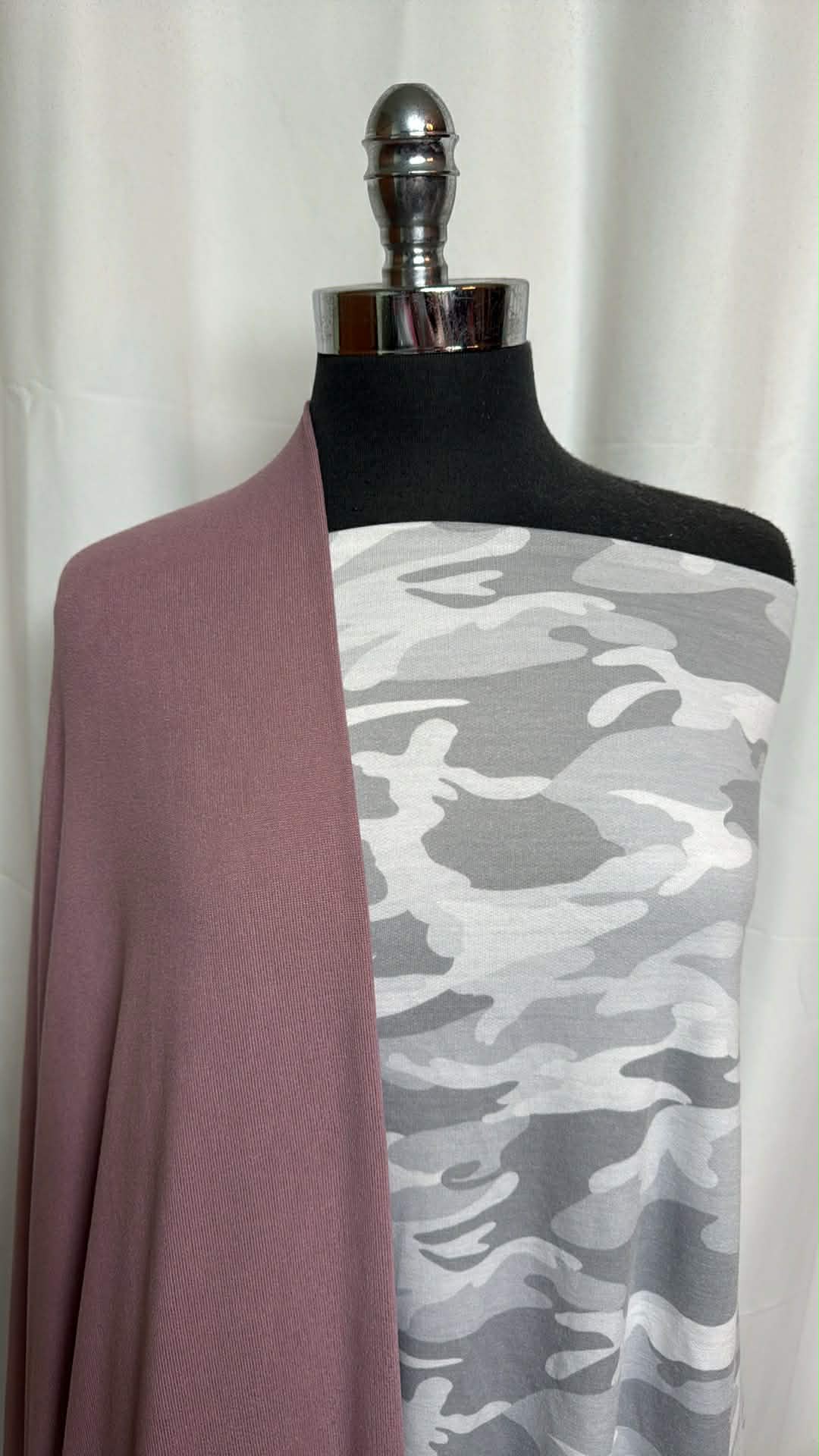 MAUVE/GREY CAMO BUNDLE : 2YD Grey Camo PRS FT & 1+YD Mauve Oakley SK : A29394