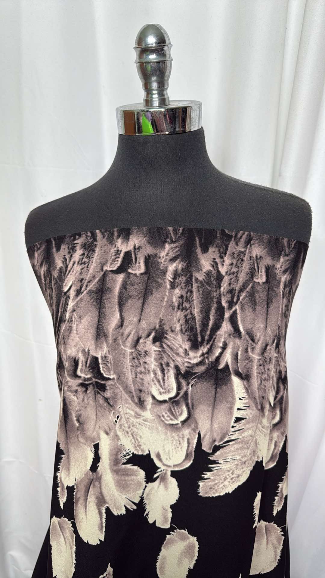 Double-Border Feathers - Poly Wool Dobby - 2 Yard Cut