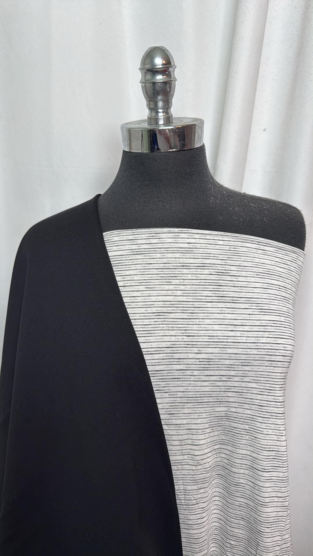 BLACK/WHITE STRIPE BUNDLE : 2.5YD Black/White Stripe P/C & 2YD Black Jersey-Faced Poly Fleece : A31064