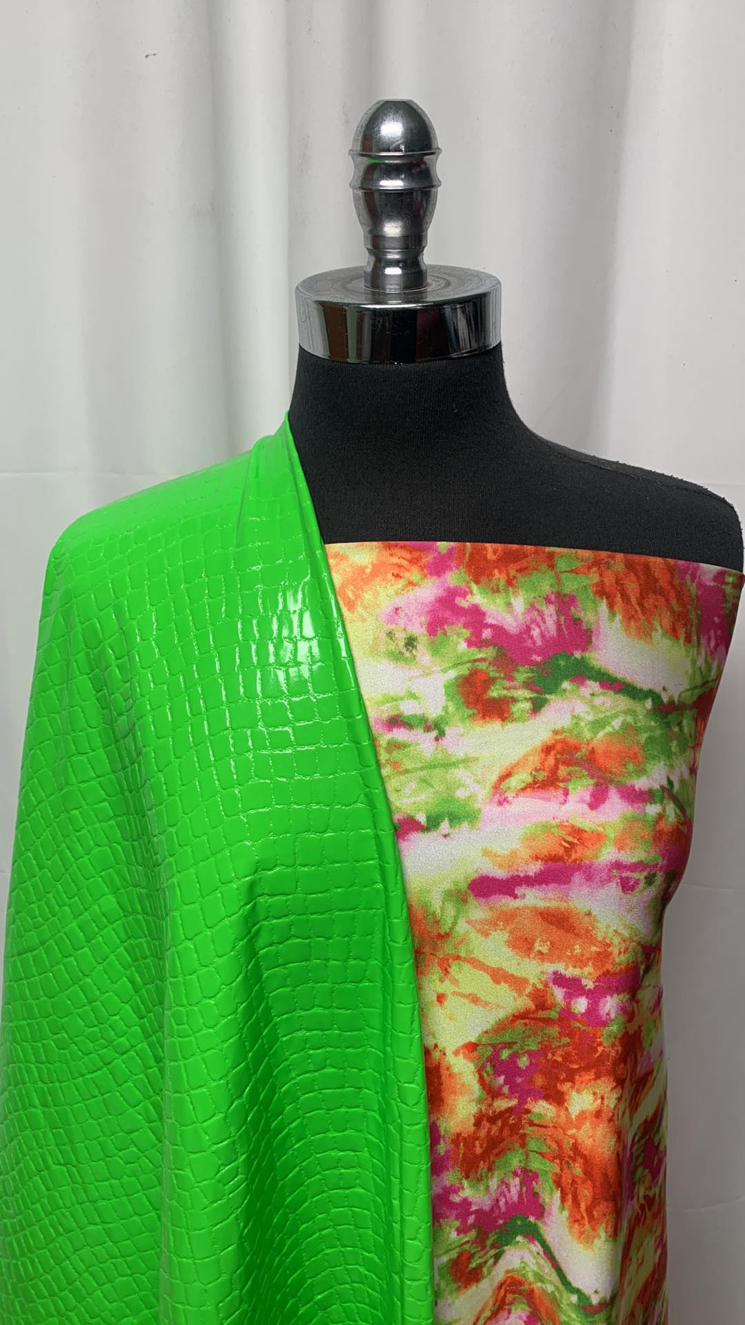 GREEN VINYL/ABSTRACT BUNDLE : 2YD Green Stretch Vinyl & 2YD Pink/Green/Orange Abstract Yoga PF : A25233