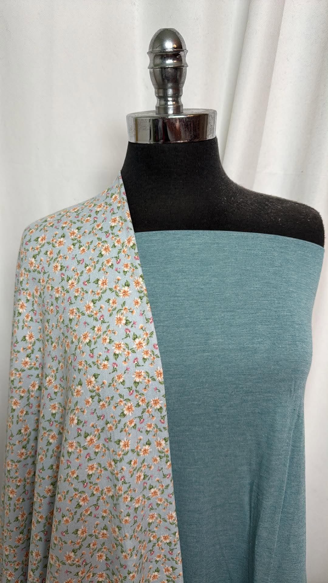 DITSY FLORAL BUNDLE : 2YD Solid Brushed PRS FT & 2YD Ditsy Floral Oakley SK : A30780