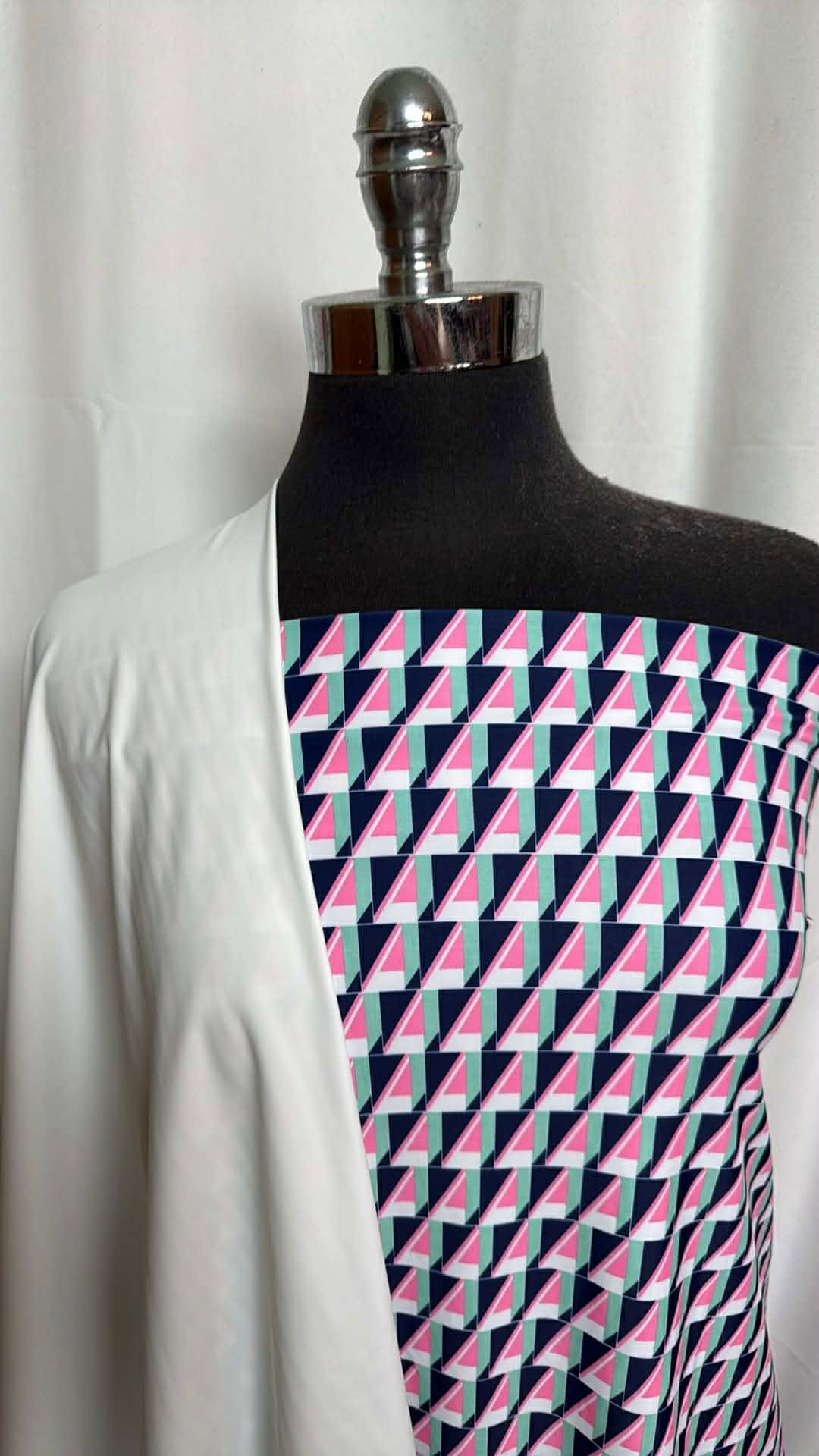 WHITE/TRIANGLES BUNDLE : 1YD Triangles N/S & 1YD White N/S : A29915