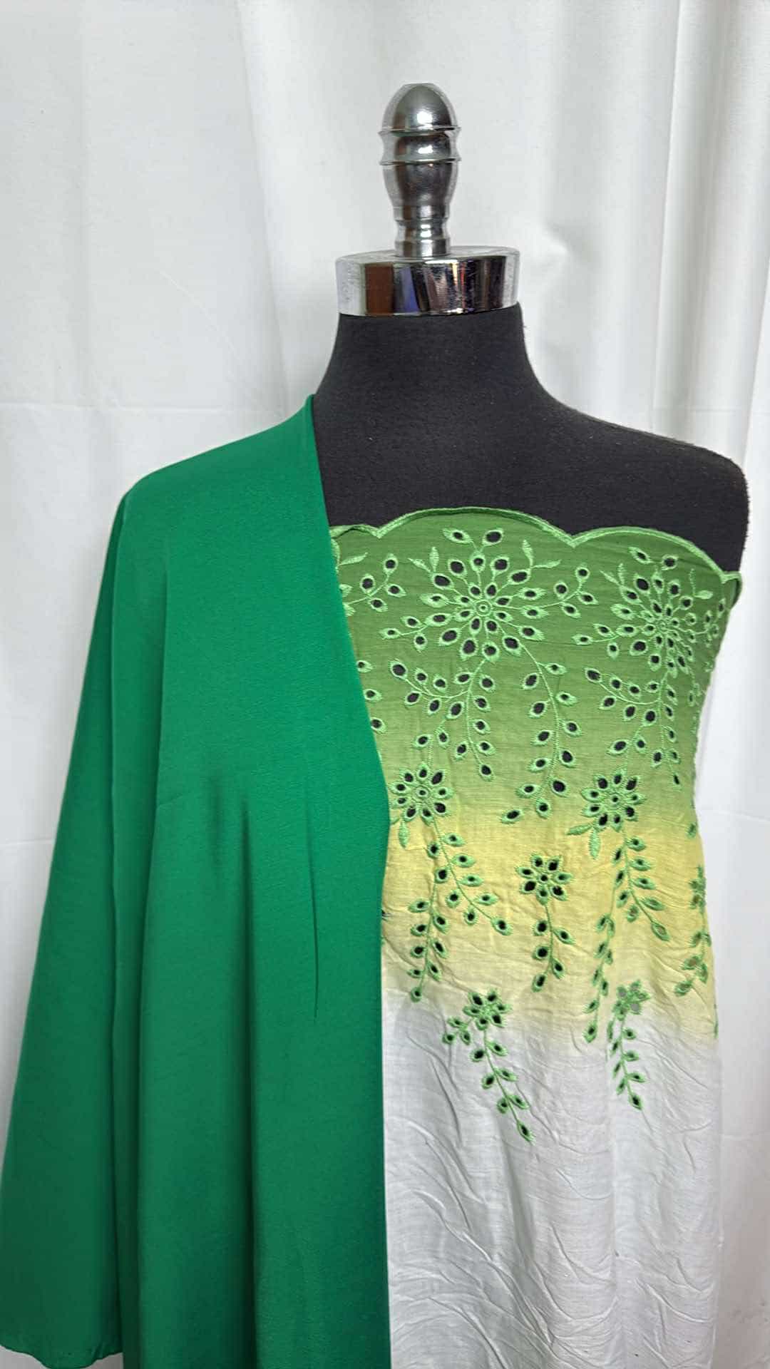 GREEN/EMBROIDERED BUNDLE : 2YD Double-Border Embroidered Cotton & 2YD Green Japanese Ponte : A27012