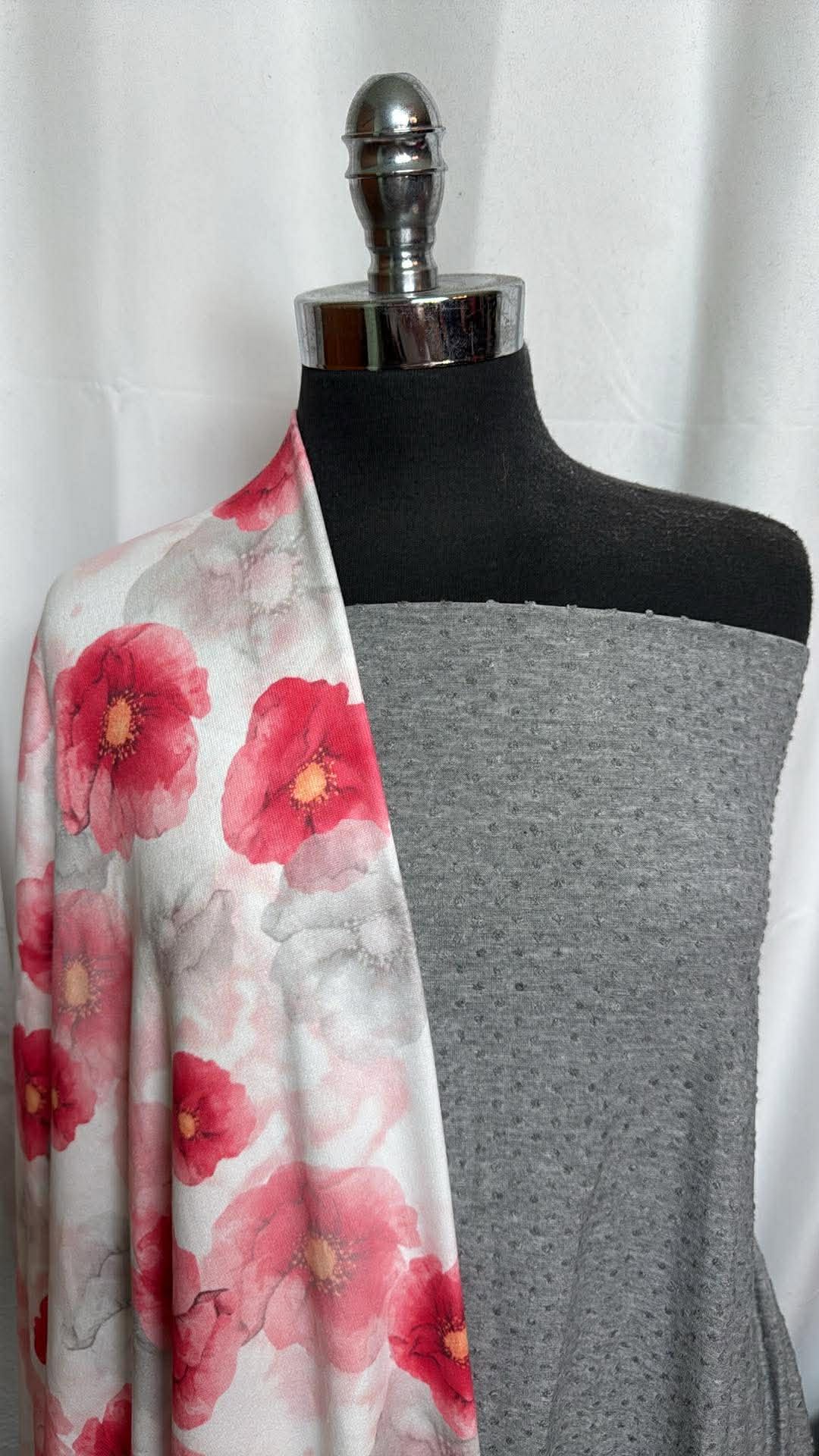 FLORAL/GREY SWISS DOT BUNDLE : 2YD Grey Swiss Dot Jersey & 2YD Floral Oakley SK : A30071