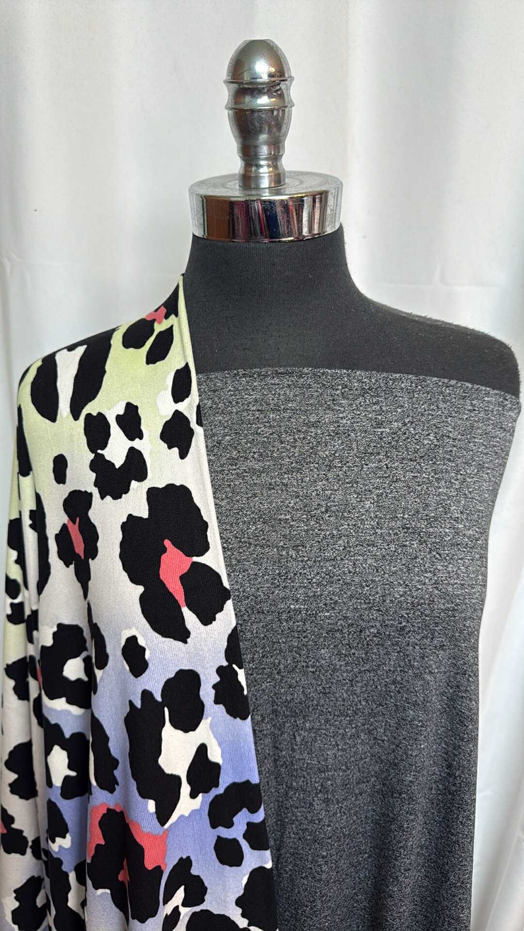 HEATHER BLACK/COLORED LEOPARD BUNDLE : 2YD Heather Black PRS Jersey & 1YD Colored Leopard Oakley SK : A28512