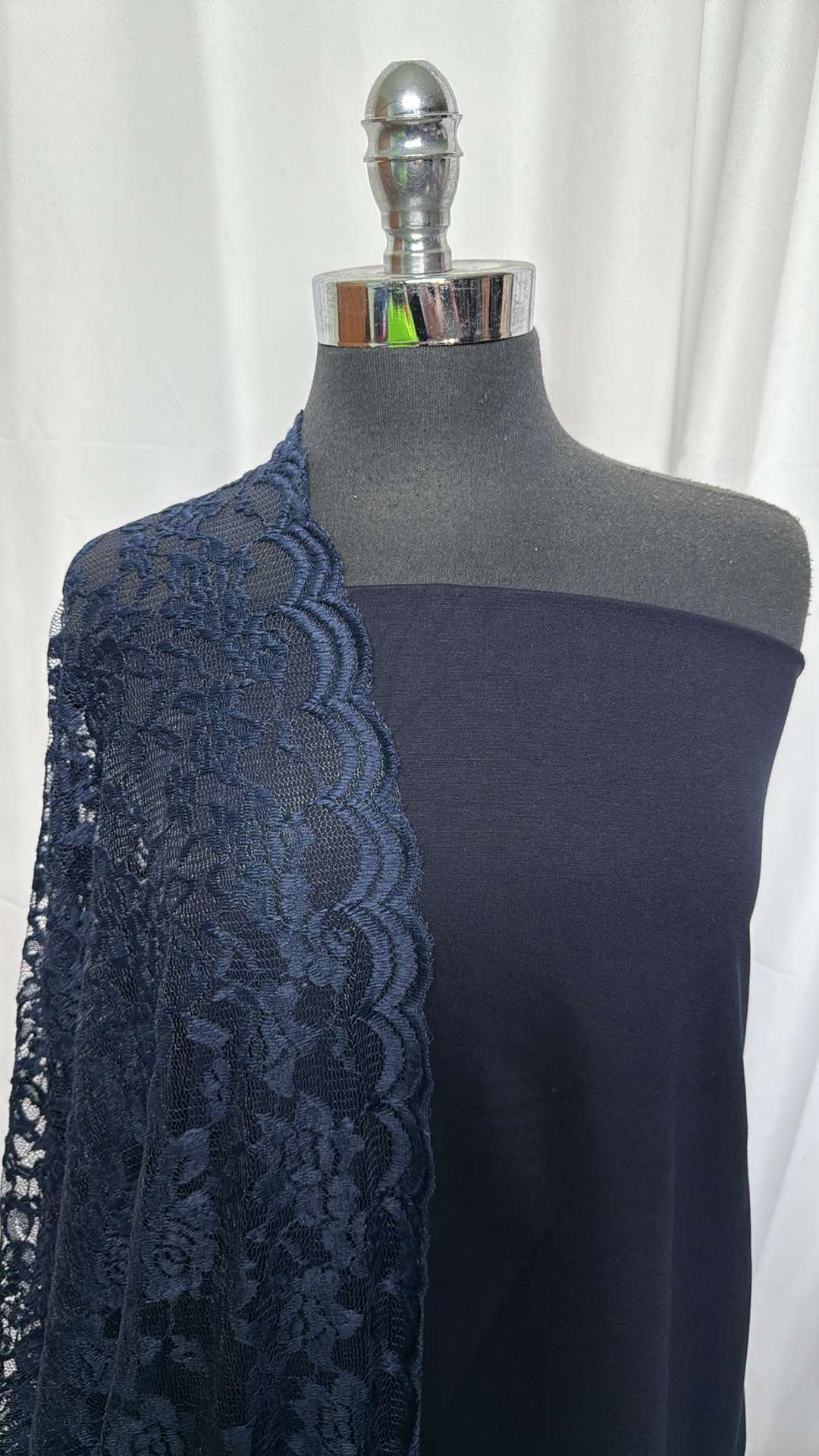 NAVY/LACE BUNDLE : 2YD Navy Nylon Ponte & 2YD Navy Scalloped-Edge Stretch Lace : A27128