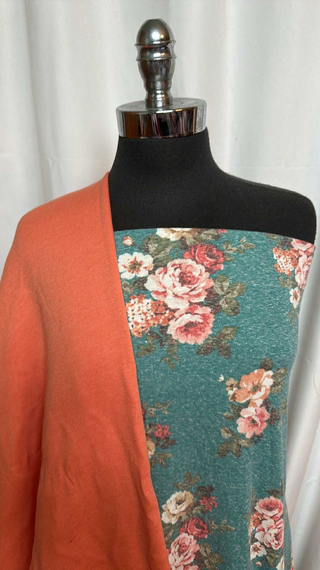 ORANGE/FLORAL BUNDLE : 3YD Floral Triblend & 2YD Orange Sweatshirt Fleece (72" Wide) : A28579