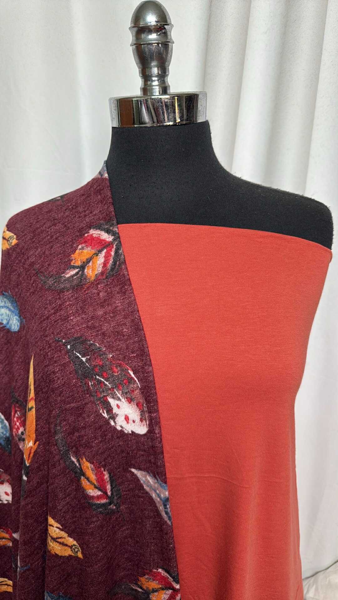 BURGUNDY FEATHERS BUNDLE : 1.5YD Solid C/P/S & 2YD Burgundy Feathers Brushed Hacci SK : A28694