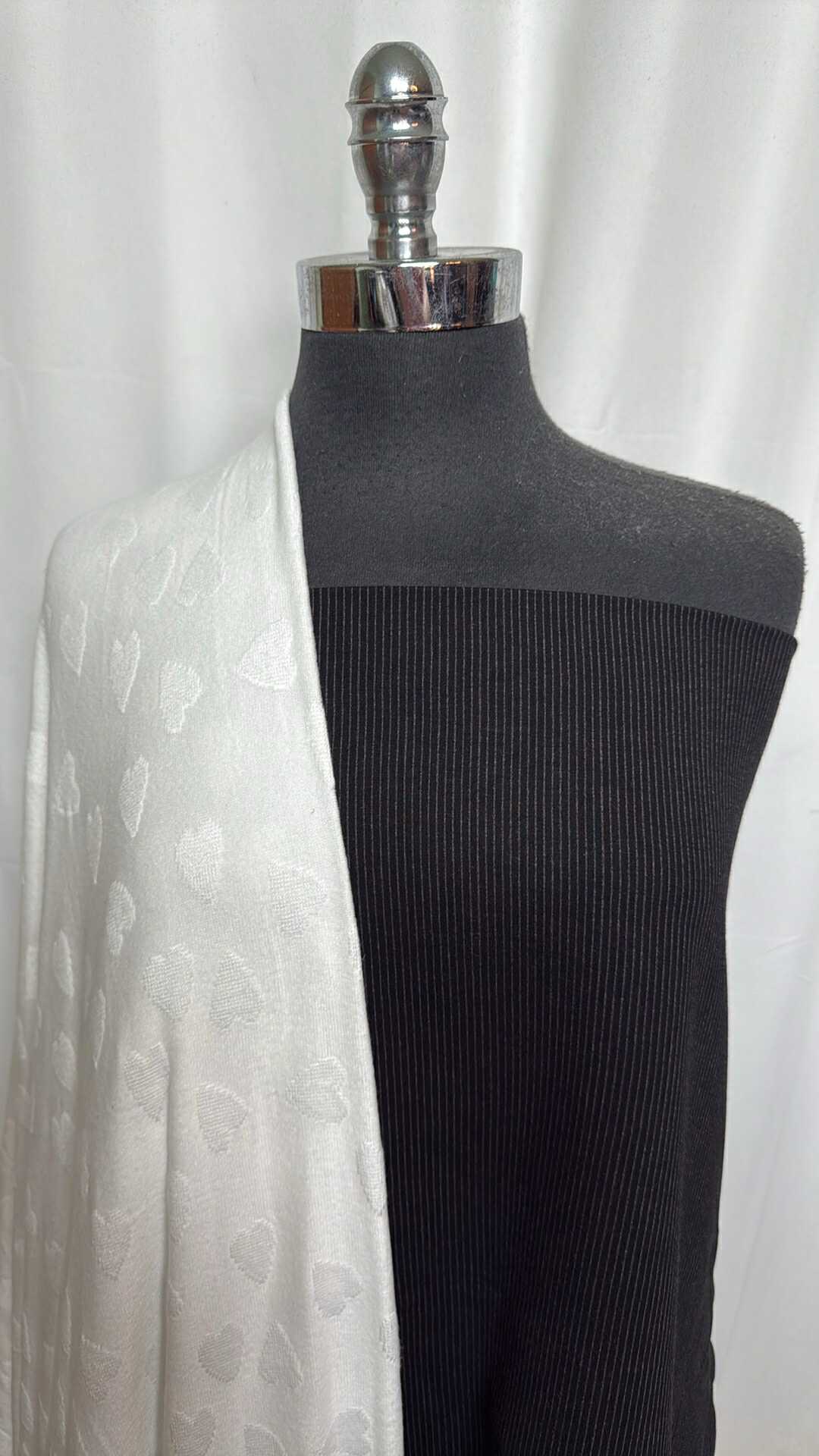 PINSTRIPE/HEART BUNDLE : 2YD Black Pinstripe Nylon Ponte & 2YD White Heart Oakley SK : A29270