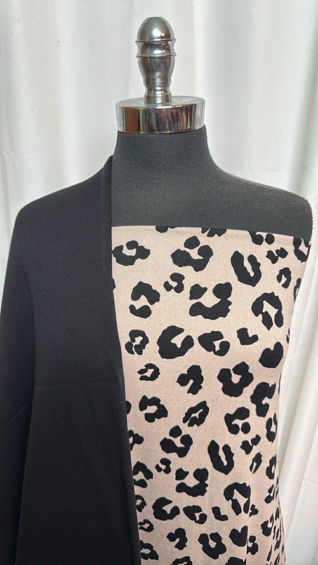 BLACK CAT BUNDLE : 1.5YD Black Sweatshirt Fleece (72" Wide) & 1+YD Leopard Oakley SK : A28193