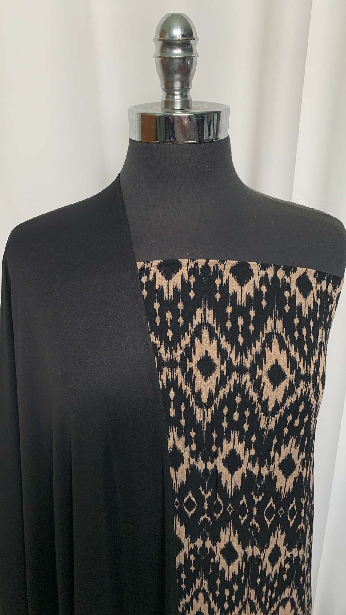 BLACK/TAUPE GEO BUNDLE : 2YD Black/Taupe Geo Crinkle Rayon Woven & 2YD Black Poly Interlock Lining : A25764