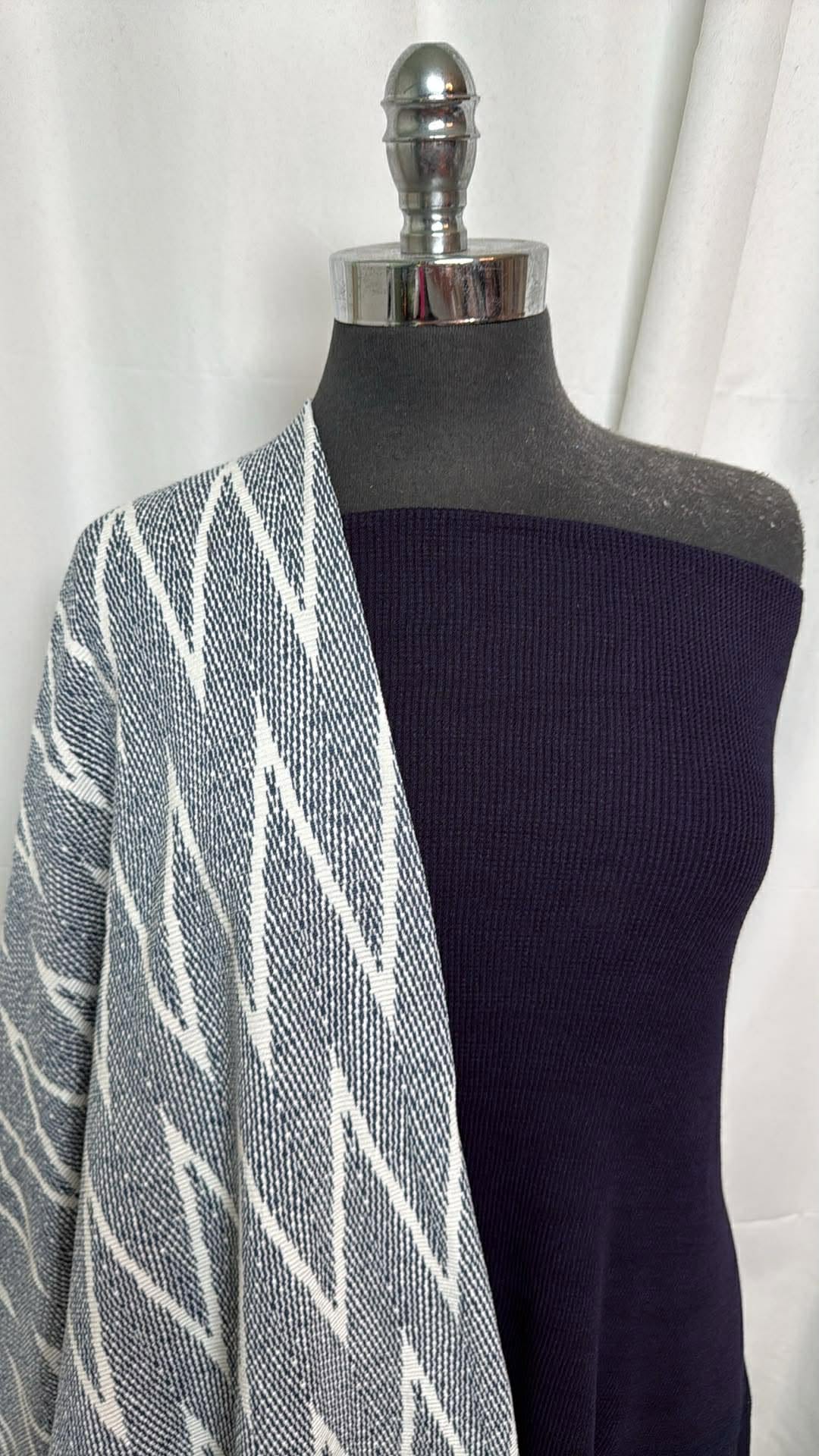 INDIGO/CHEVRON BUNDLE : 2YD Indigo Cotton Thermal & 2YD Chevron Cotton-Blend DK : A30524