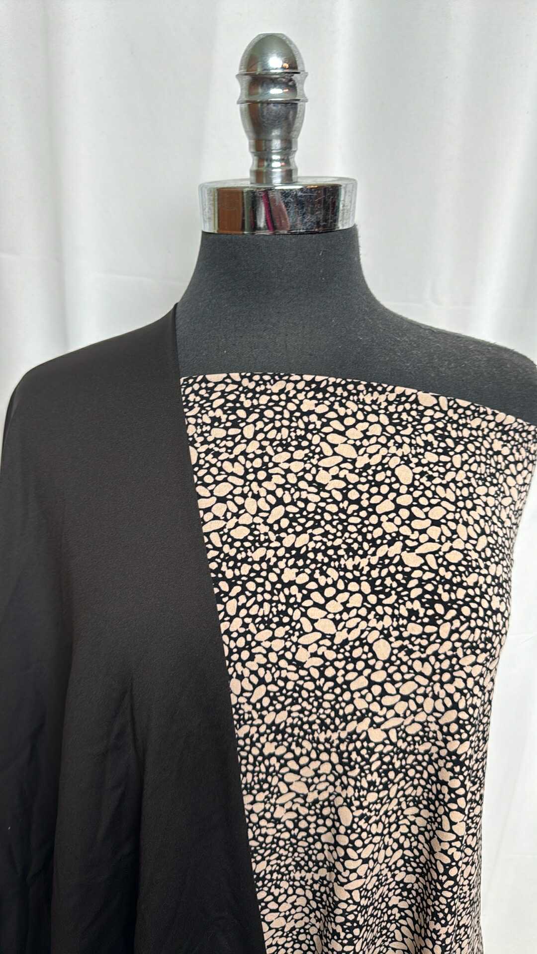 BLACK/ABSTRACT BUNDLE : 1YD Solid Black Brushed PF & 1YD Abstract ITY : A29164