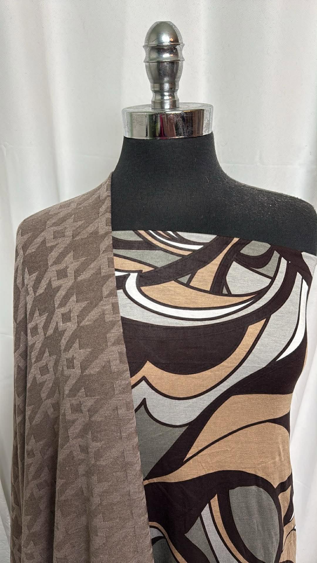 BROWN RETRO/HOUNDSTOOTH BUNDLE : 1.5YD Brown Retro R/S & 2YD Houndstooth Sweater Knit : A30201