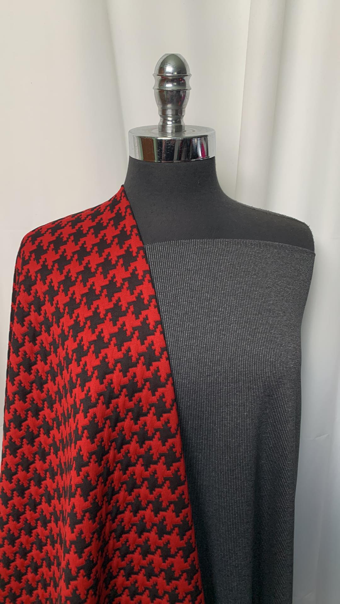RED HOUNDSTOOTH BUNDLE : 2YD Red/Black Houndstooth Quilted & 2YD Charcoal Top-Weight PF : A2262