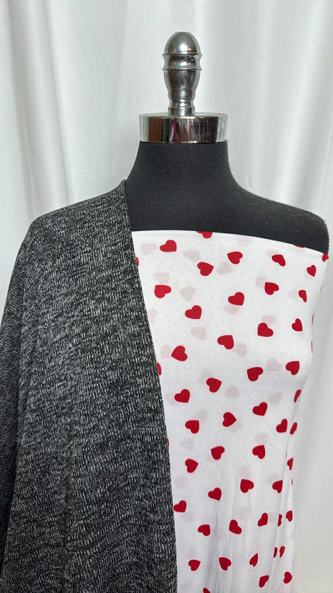 CHARCOAL/HEARTS BUNDLE : 2.5YD White/Red Hearts ITY & 2YD Charcoal Heavy Flat-Back SK : A29176