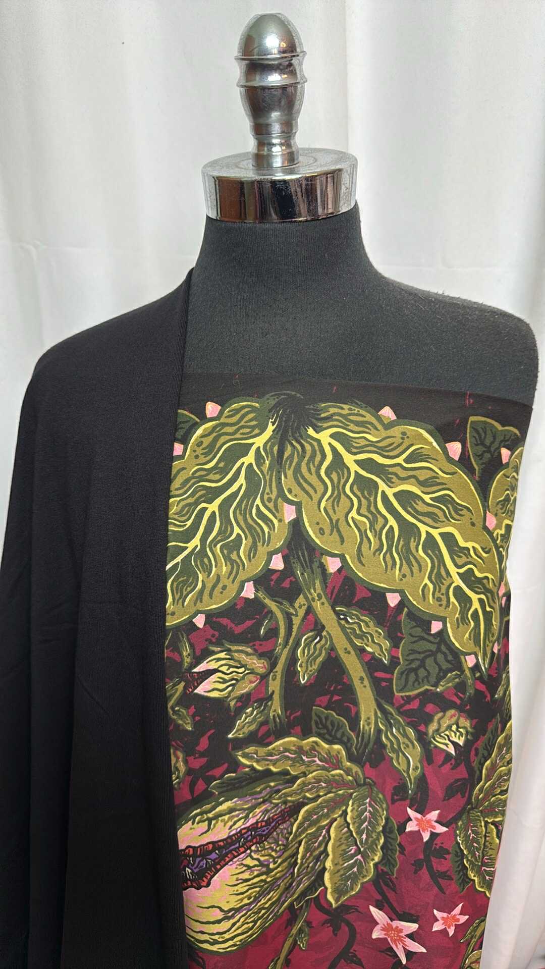 BLACK/VICIOUS PLANT BUNDLE : 2YD Vicious Plant Double-Border Cotton Woven & 2YD Black C/P FT : A28081