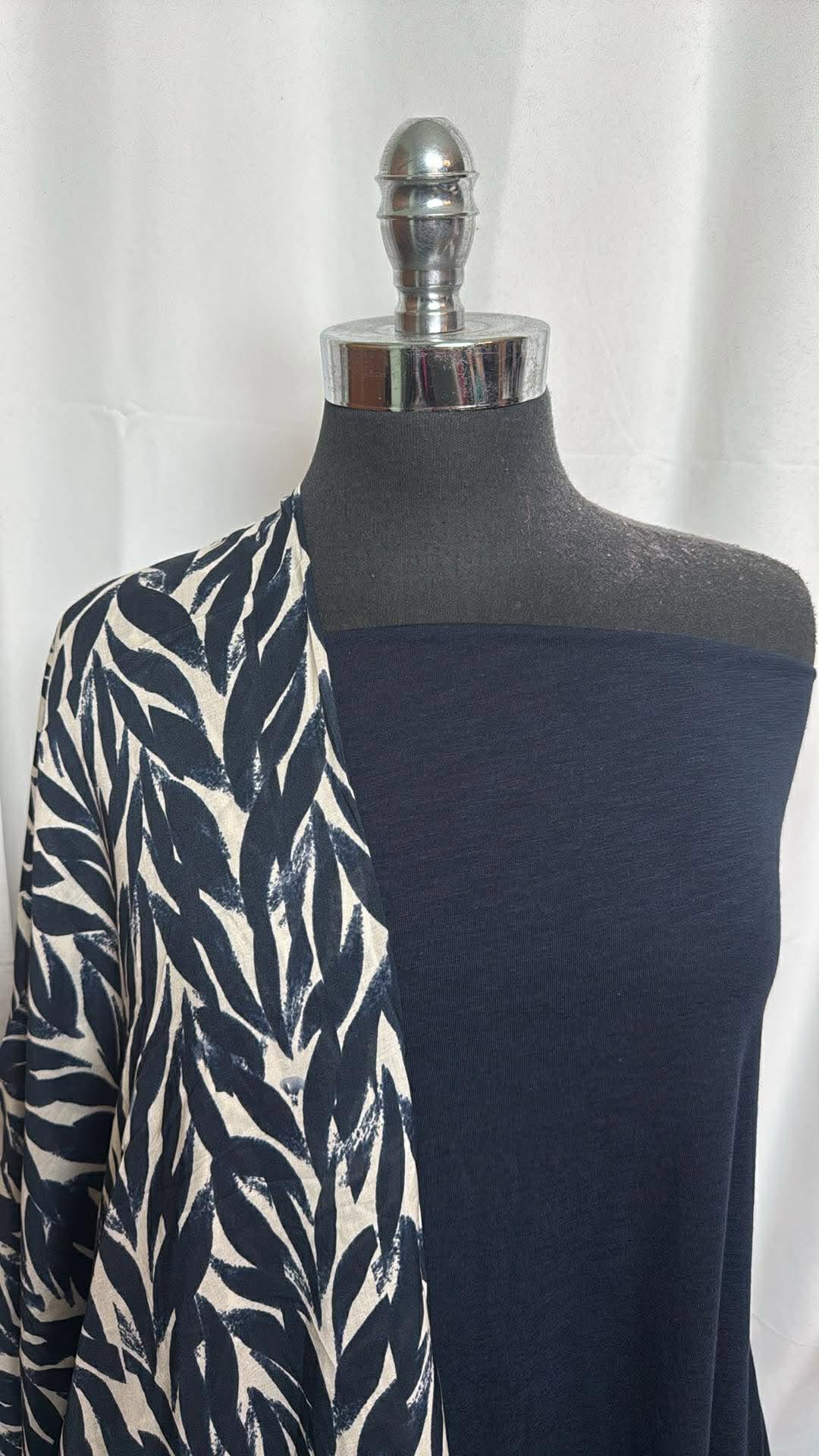 LEAVES/NAVY SLUB BUNDLE : 2YD Navy Slub R/S & 1+YD Leaves Cotton Voile : A29949