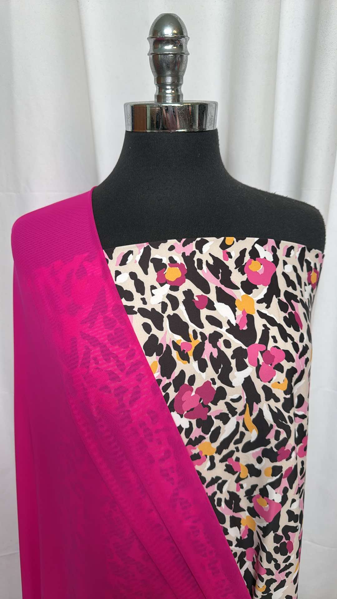 FUCHSIA MESH/ANIMAL PRINT BUNDLE : 2YD Animal Print Yoga PF & 2YD Fuchsia Power Mesh : A26427