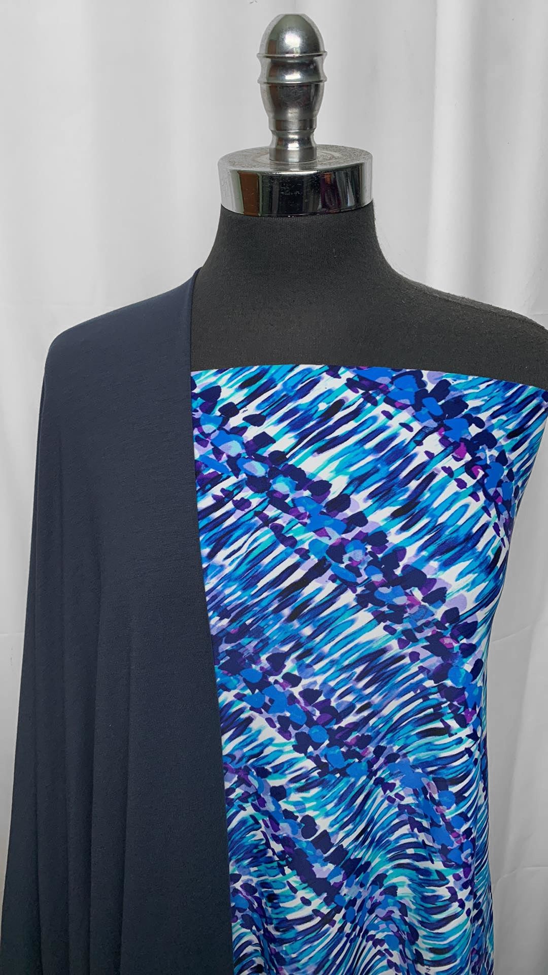 NAVY/BLUE DIAGONAL BUNDLE : 1YD Blue Diagonal Abstract N/S & 2YD Navy P/C/S : A25431