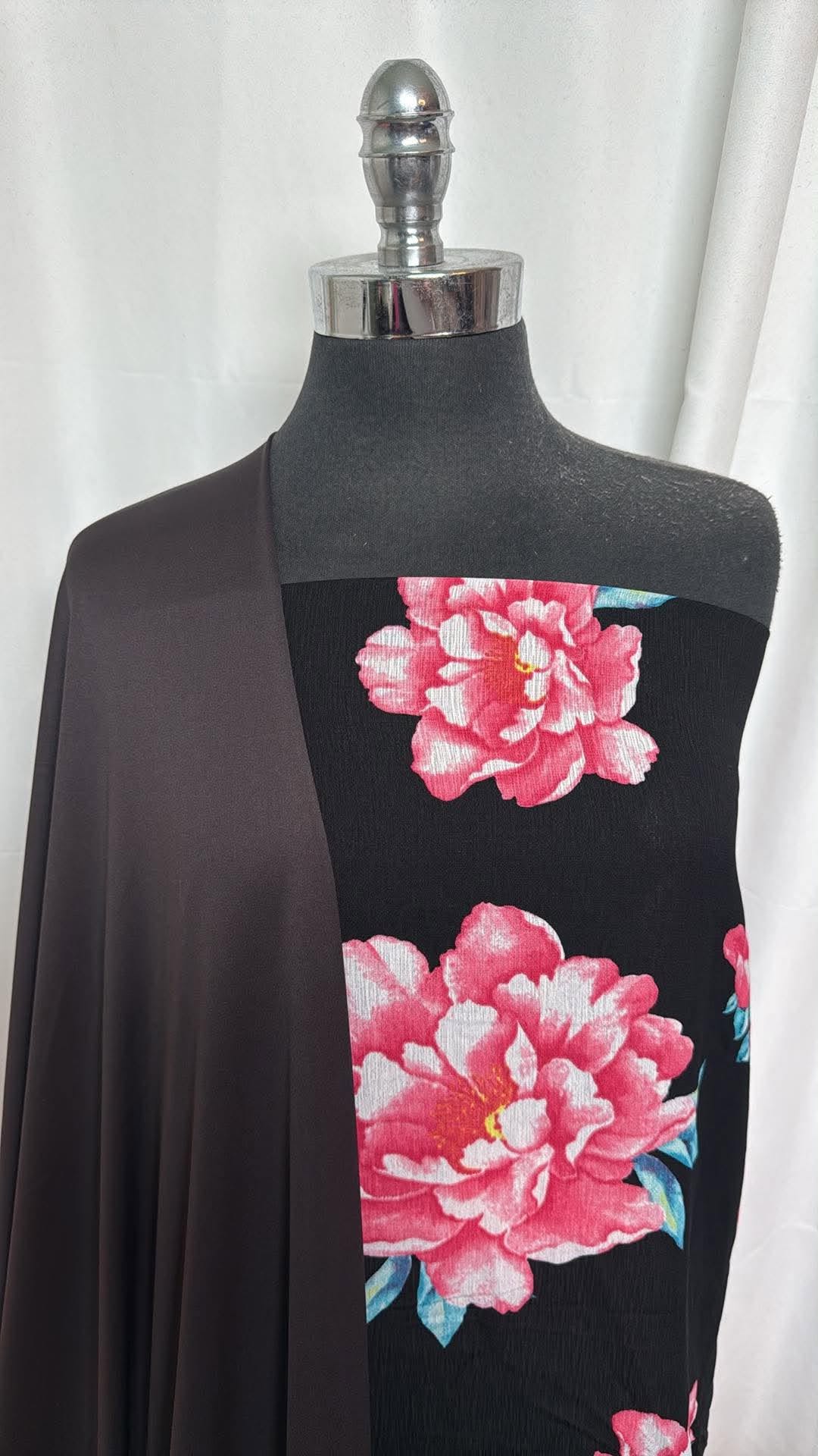 FLORAL CRINKLE/PIL BUNDLE : 2YD Floral Crinkle Poly Woven & 2YD Black PIL : A30566