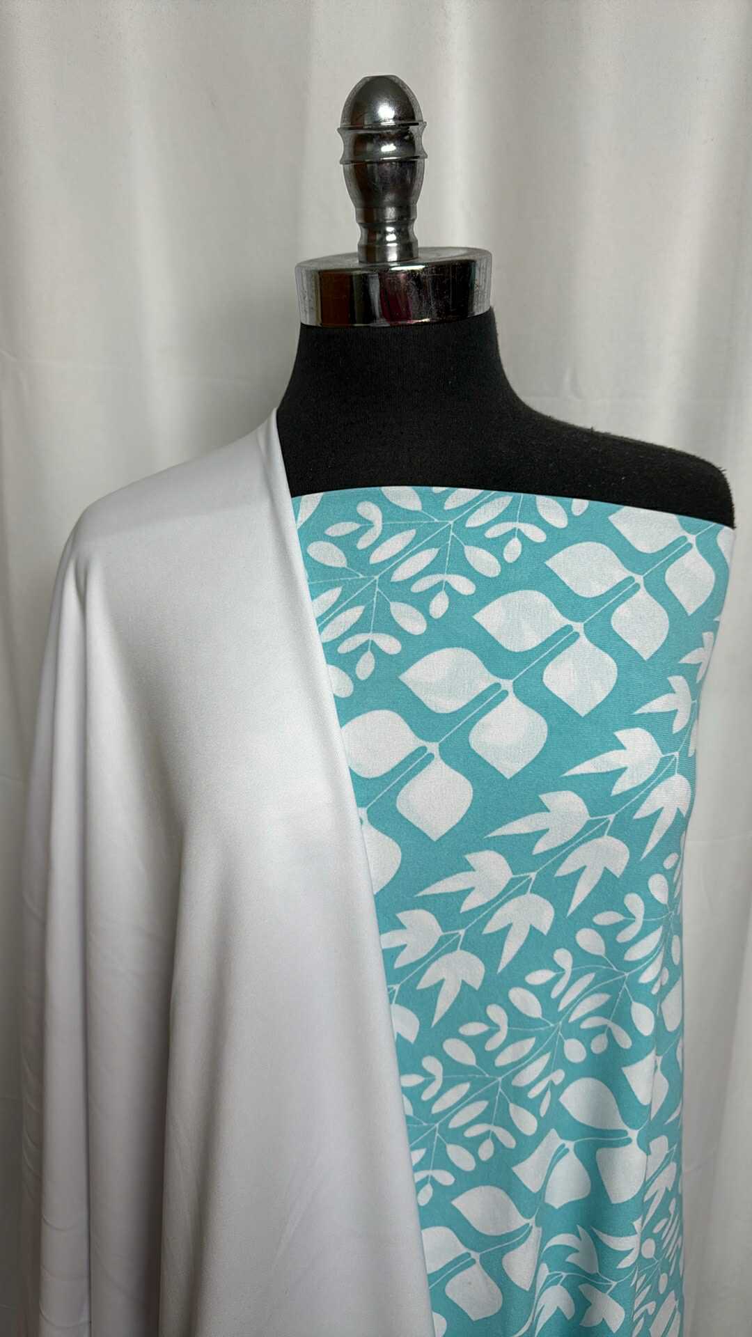 WHITE/BLUE LEAVES BUNDLE : 2YD Blue Leaves ITY & 3YD White Scuba : A29316