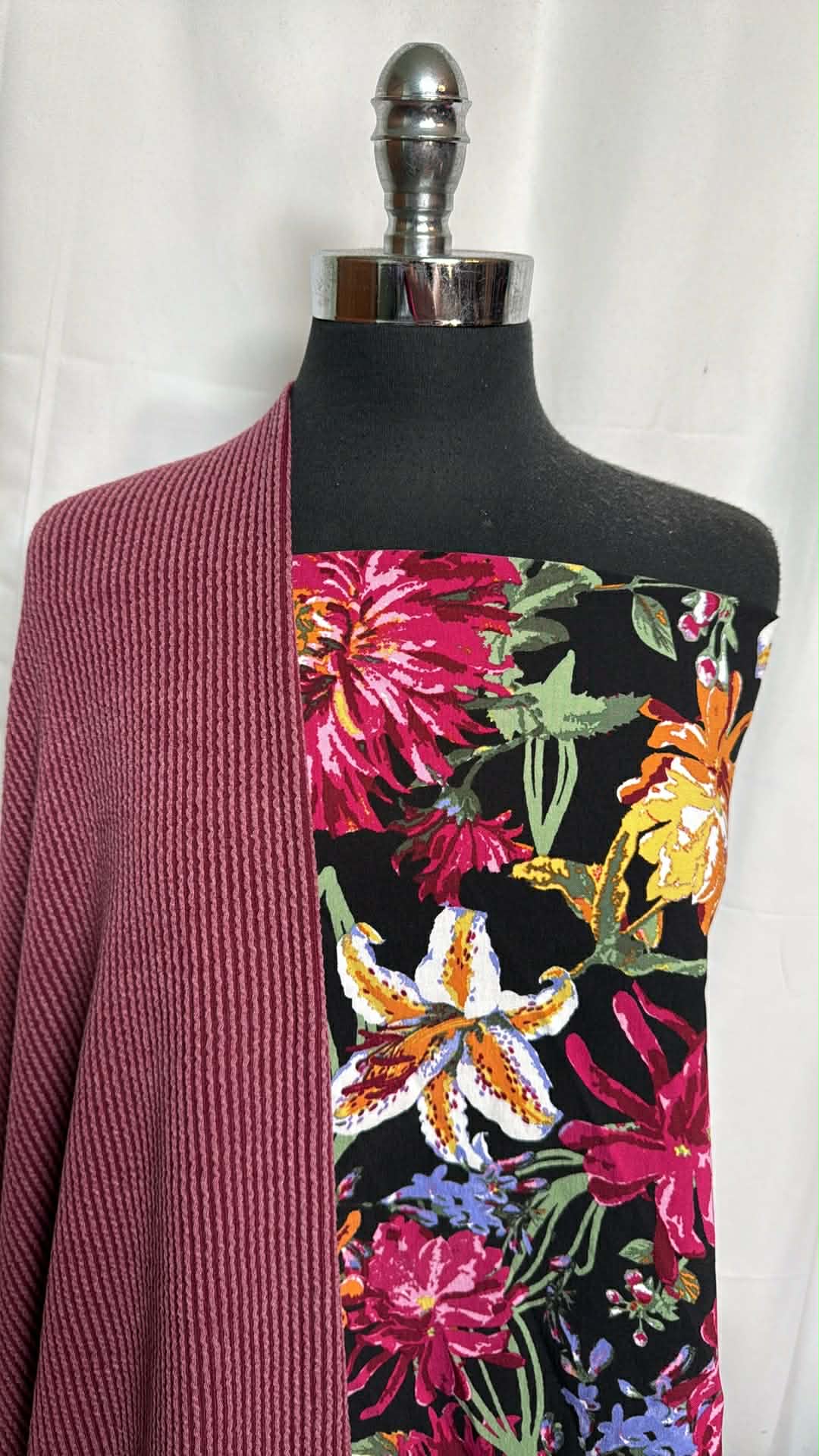 TROPICAL/BURGUNDY RIB BUNDLE : 2YD Tropical Millennium (Read Descr.) & 1.5YD Burgundy Urban Rib : A29509