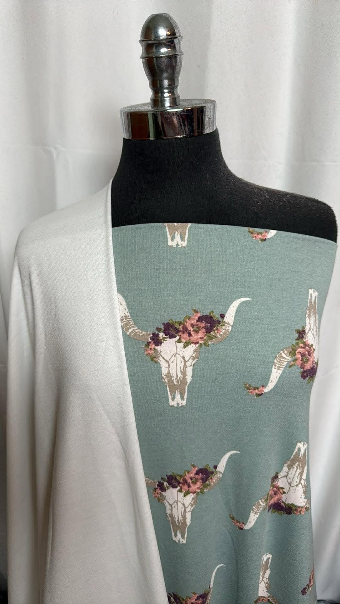 IVORY/FLORAL-BULL BUNDLE : 2YD Ivory PRS FT & 2YD Floral/Bull PRS FT : A30026